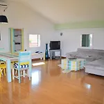 Apartamento 2 *