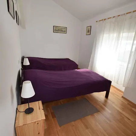 2 Apartamento *