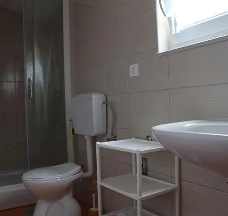 2 Apartman *