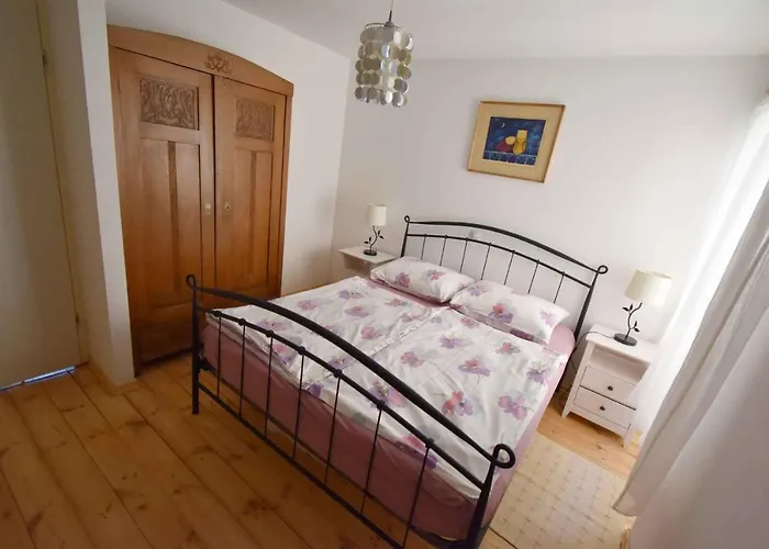 Διαμέρισμα 2 *