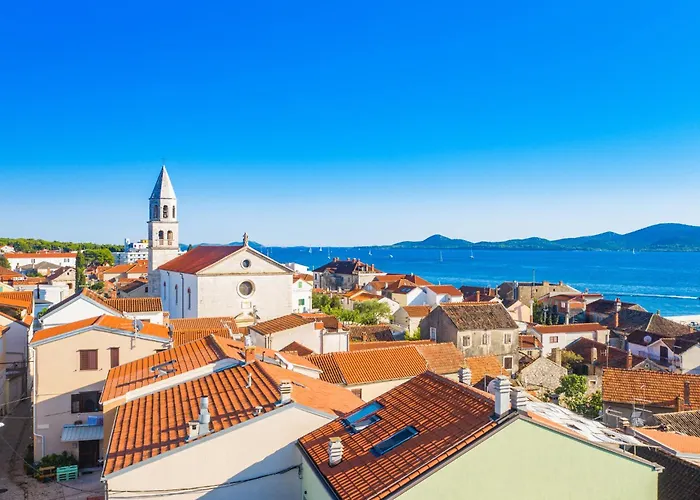 2 Διαμέρισμα *