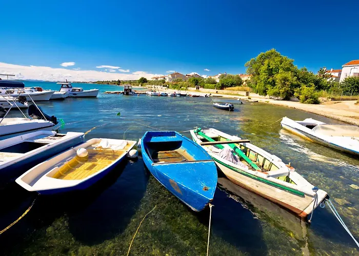 Διαμέρισμα 2 *