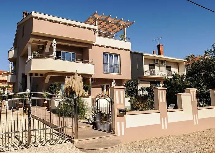 Διαμέρισμα 2