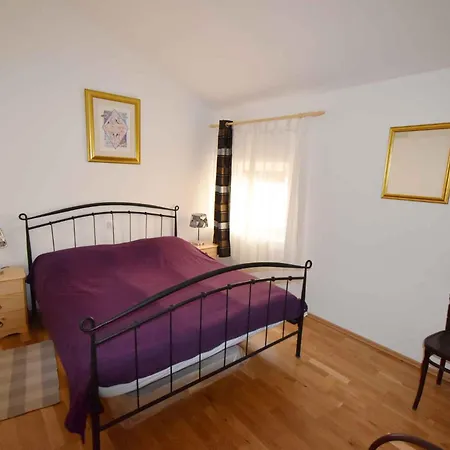 Apartament 2 *