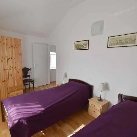 Apartament 2 *