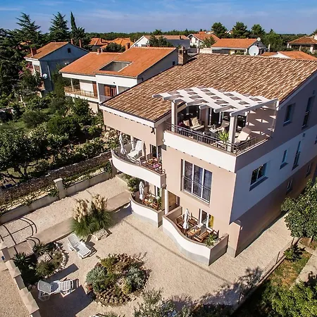 2 * Biograd Na Moru