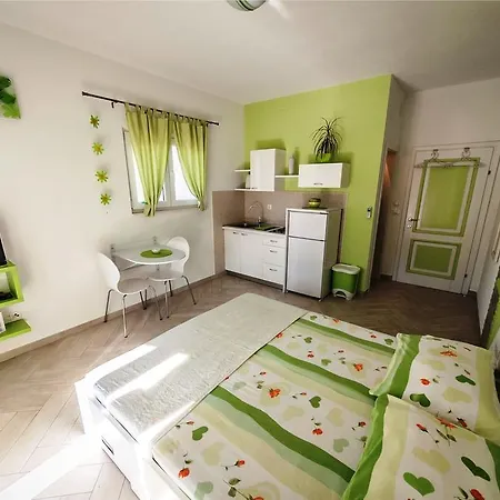 2 * Biograd Na Moru