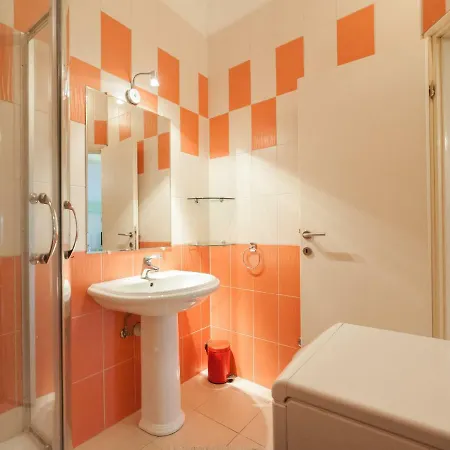 2 Apartment *